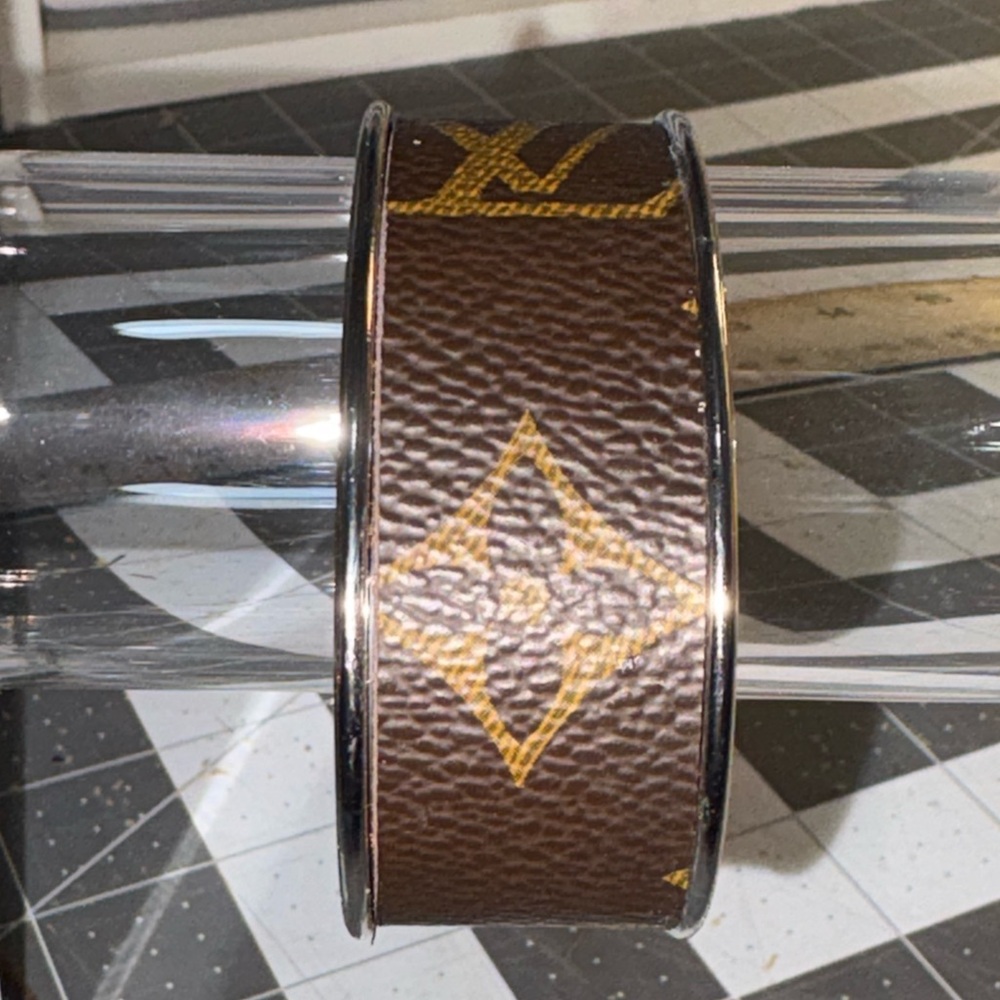 LV monogram cuff bracelet - Picture 5 of 8